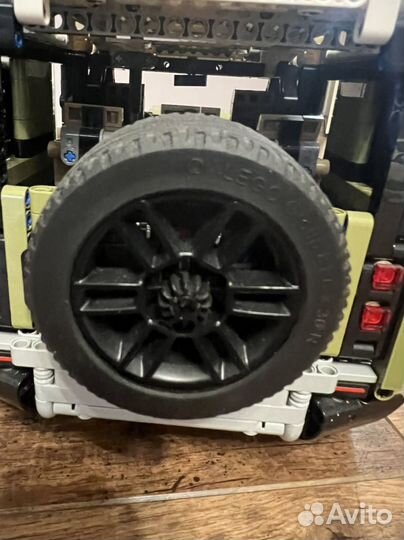 Lego technic 42110 land rover defender