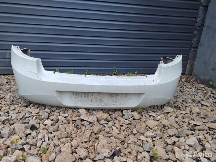 Задний бампер на гранту белый