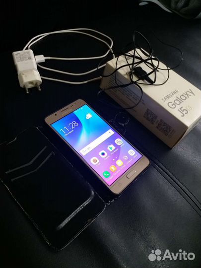 Смартфон Samsung j5
