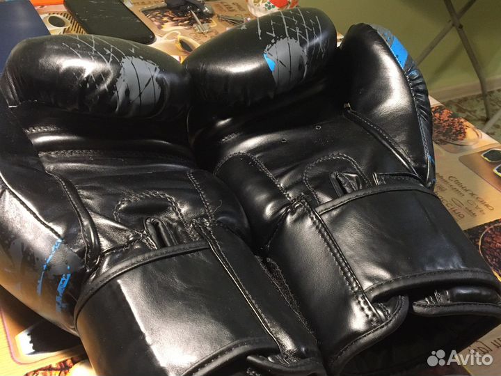 Боксерские перчатки 16oz ункций
