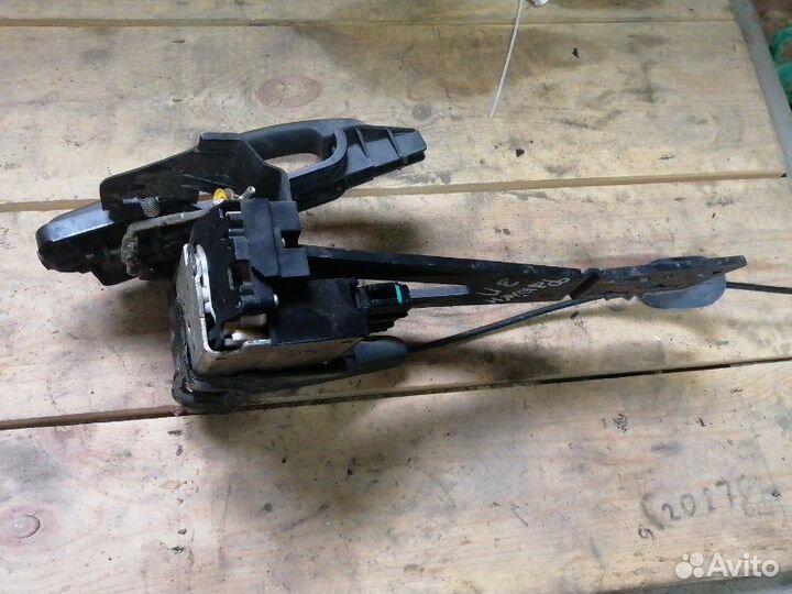 Замок двери задний Ford Fusion 1.6