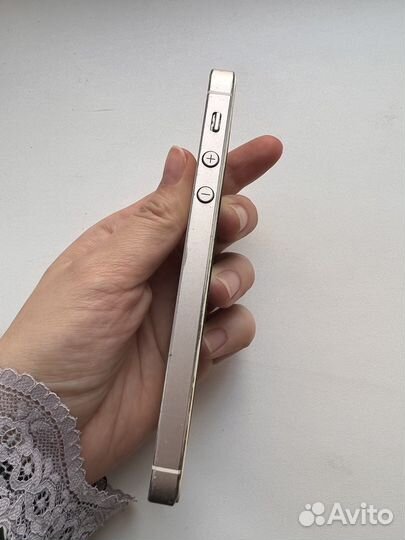 Телефон iPhone 5