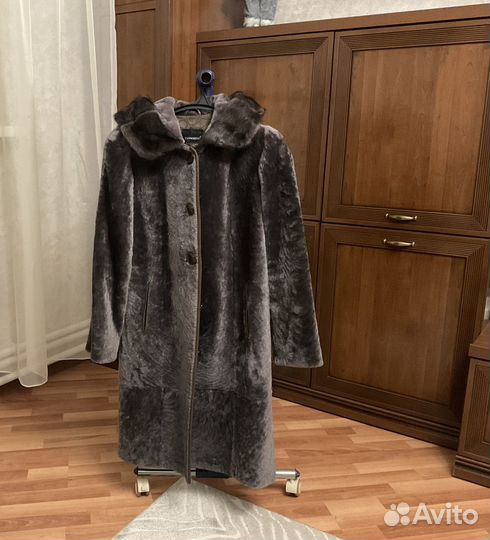 Шуба мутоновая с капюшоном