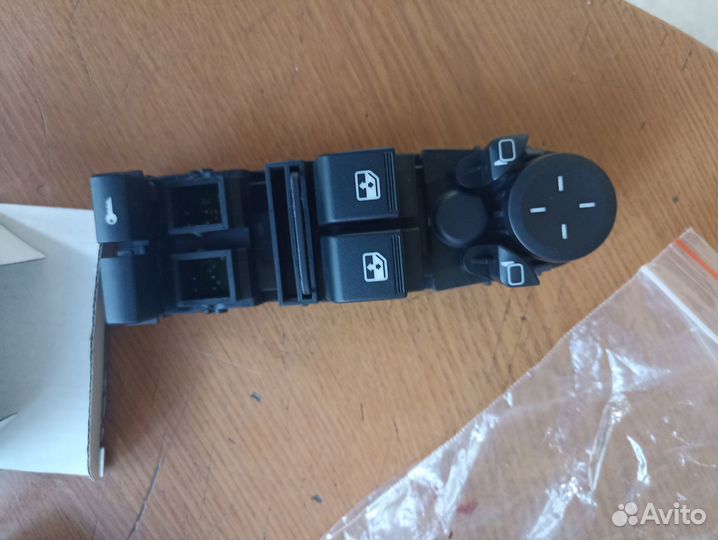 Блок управления стеклоподъемниками