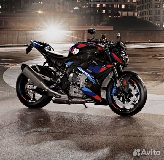 BMW M1000R