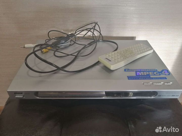 DVD плеер с коллекцией дисков