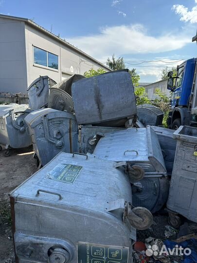 Мусорные контейнеры и баки б/у