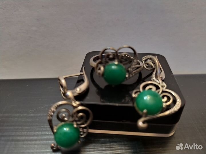 Серьги и кольцо с хризопразом из серебра 925 СССР