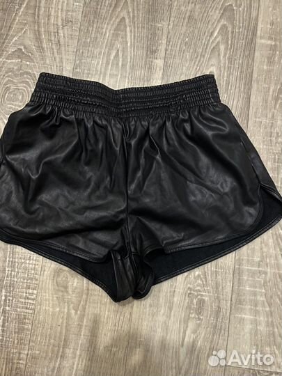 Кожаные шорты