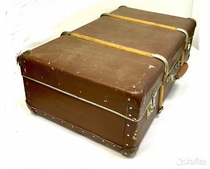 Винтаж антик чемодан с ободами