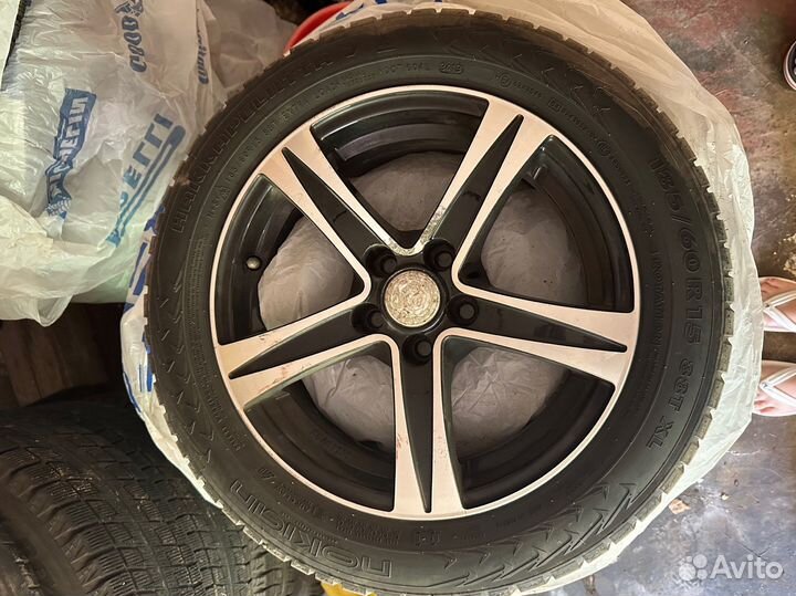 Комплект дисков с зимней резиной r15