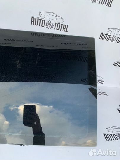 Стекло крыла заднее левое Renault Clio хэтбек 2001