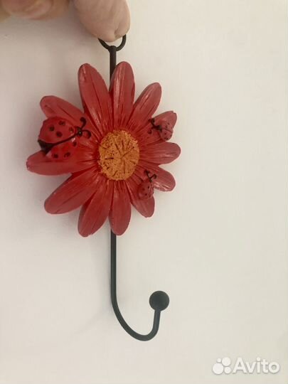 Крючок настенный