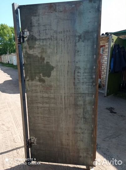 Дверь входная металлическая новая