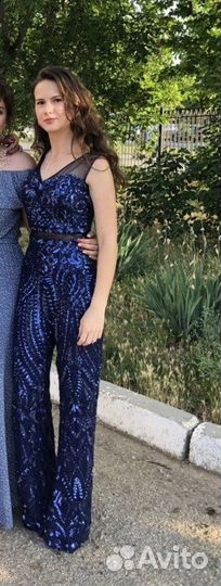 Платье, комбинезон с пайетками