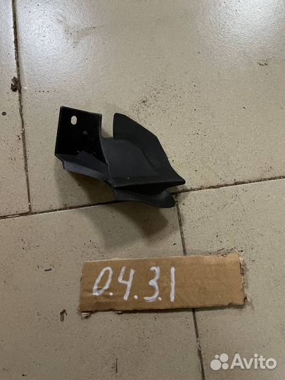 Пластик крыла левый Velar l560