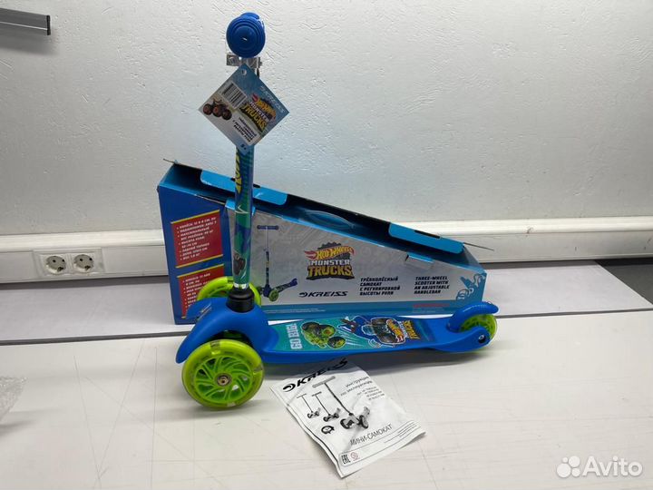 Самокат трехколесный новый хотвилс, бетмен