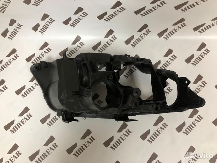 Левый корпус фары BMW 3 series E90 2008-2011