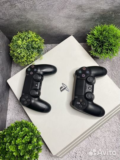Sony PS4 pro 1tb + 2 джоя +500игр
