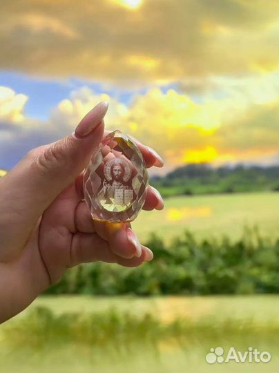 Образ в хрустальном яйце 