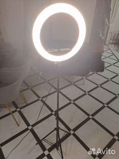 Кольцевая лампа со штативом
