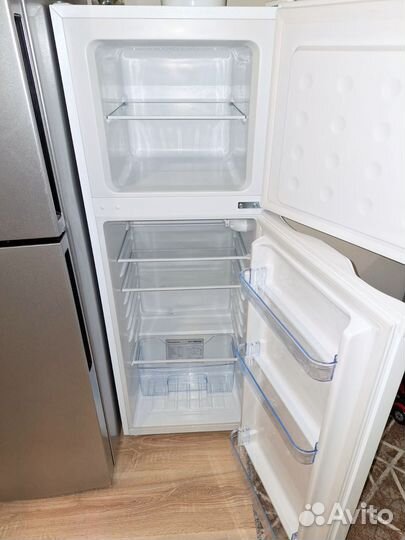 Холодильник двухкамерный новый