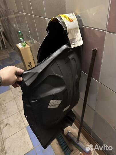 Подкрылок передний правый nissan qashqai j10