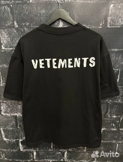 Футболка Vetements