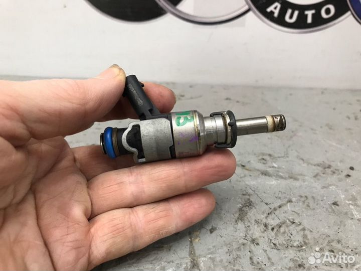 Форсунка инжекторная Audi A6 С7 cgwb 2011
