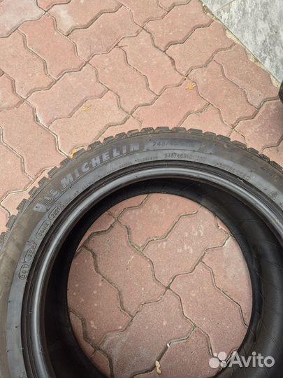 Michelin X-Ice North 4 245/45 R18 99T