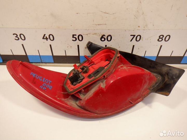 Фонарь задний Peugeot 206