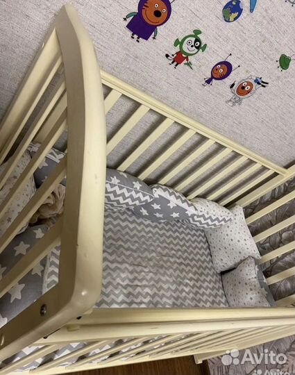 Детская кроватка