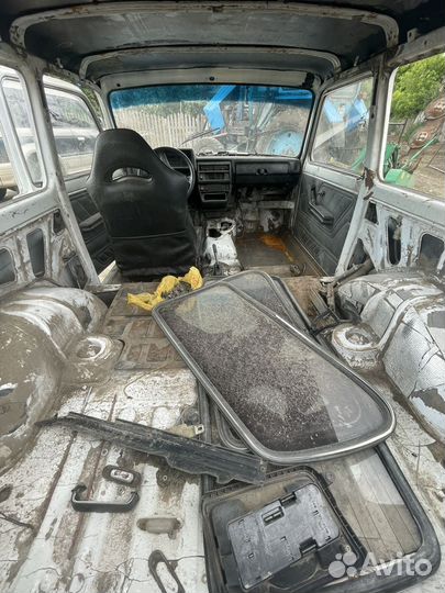 LADA 4x4 (Нива) 1.7 МТ, 2003, битый, 100 000 км