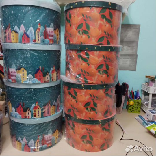 Коробка подарочная круглая новогодняя