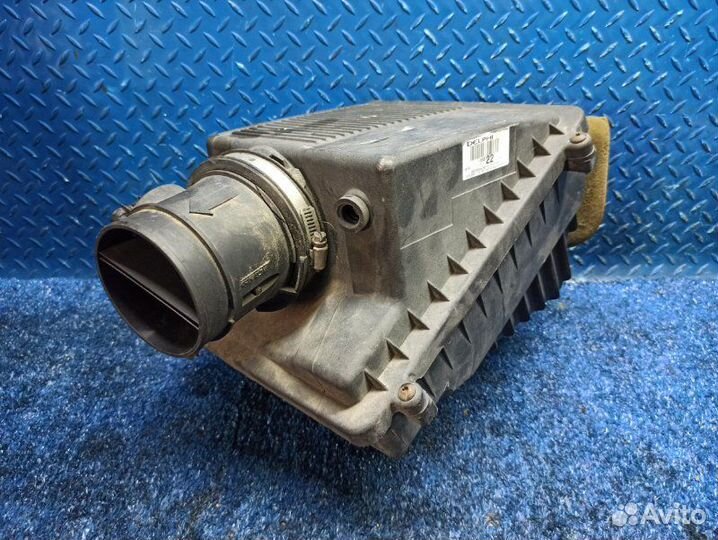 Корпус воздушного фильтра Cadillac Escalade 3