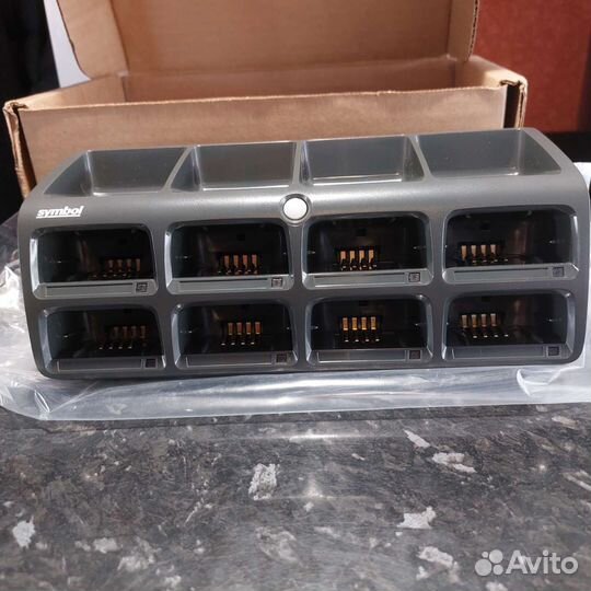 Зарядное устройство Zebra RS507 на 8 аккумуляторов