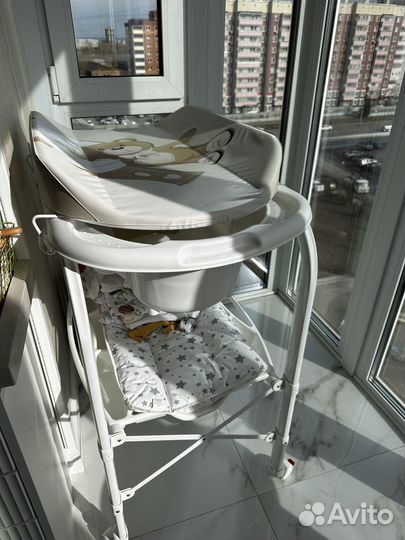 Пеленальный столик с ванночкой