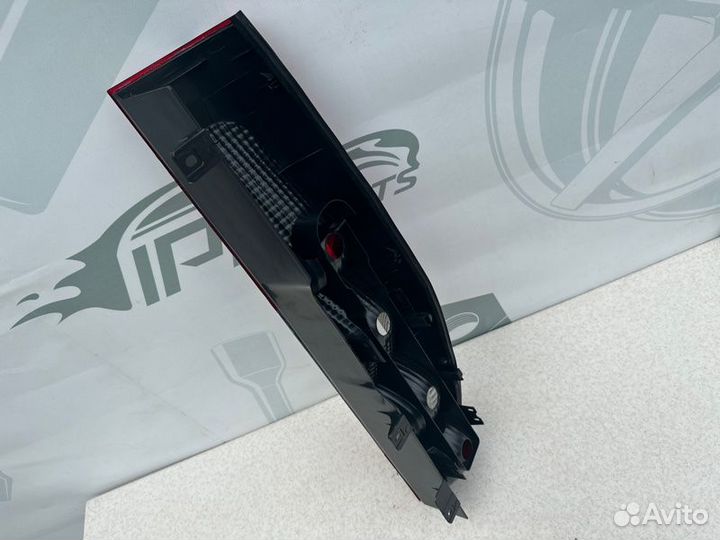 Фонарь задний левый Mercedes Vito W639