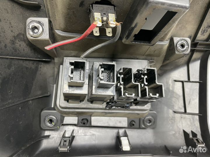 Накладка торпеды подрулевая Mazda 3 BK