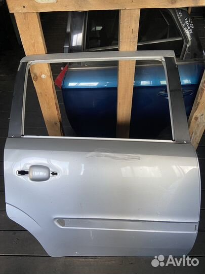 Дверь задняя правая Opel Zafira B 05-14г