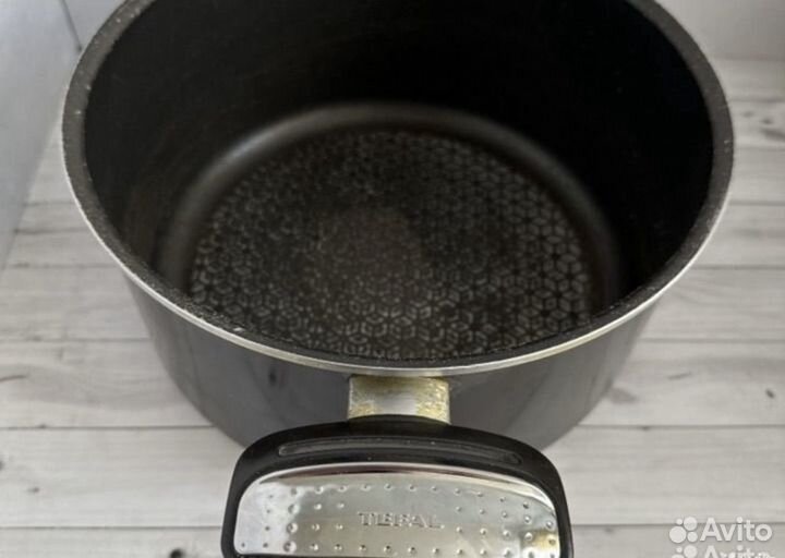 Кастрюля Tefal Integral с антипригарным покрытием