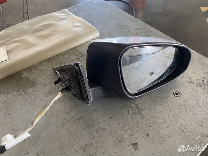 Зеркало заднего вида