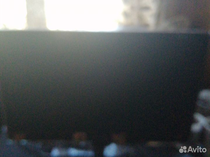 Игровой компьютер с монитором и клавиатурой