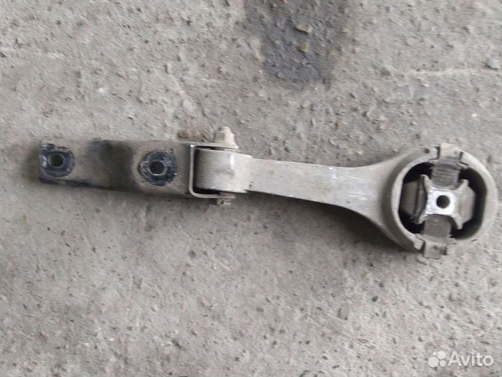 Подушка двигателя volkswagen polo