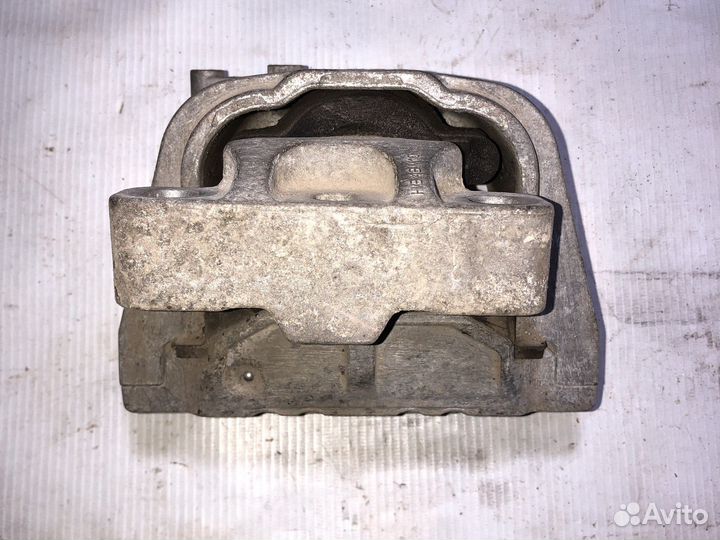 Опора двигателя VAG 1K0 199 262 AJ