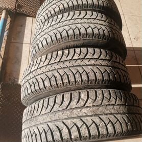 Bridgestone Ice Cruiser 7000 225/70 R16 107T