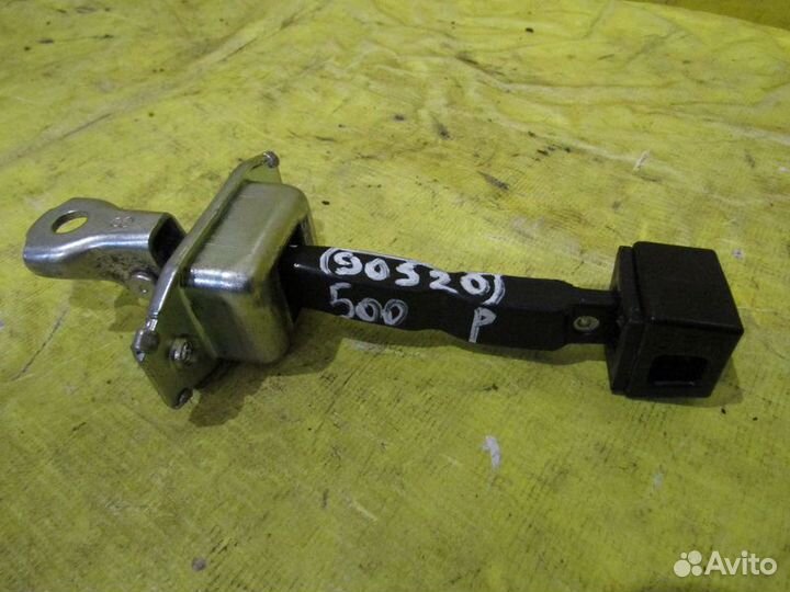 Ограничитель двери Mitsubishi ASX 10-22г 90520