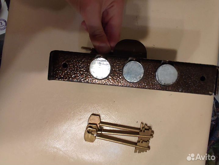 Замок дверной бу