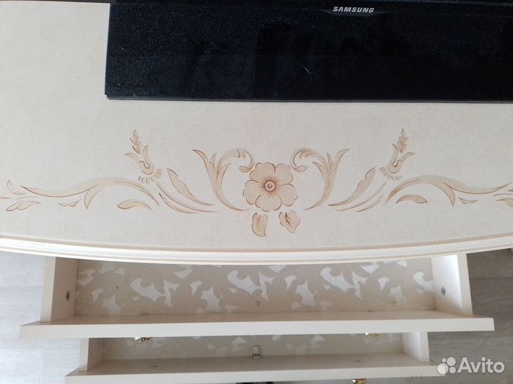 Тумба под телевизор