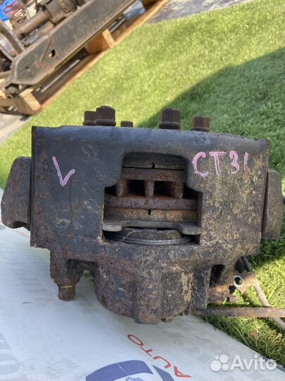 Ступица передняя левая Chevrolet Tahoe GMT400